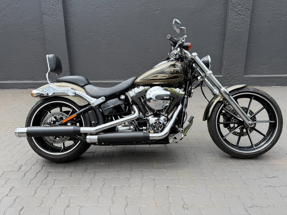 2016 Softail Breakout